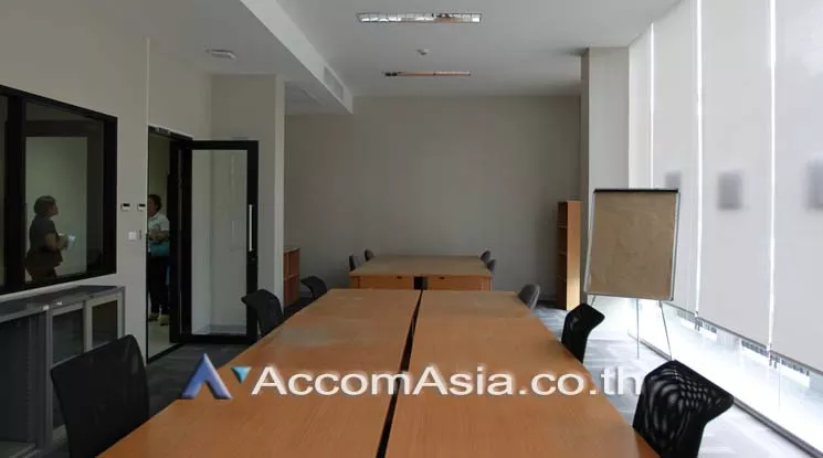 7  Office Space For Rent in Sukhumvit ,Bangkok BTS Ekkamai at Compomax Building AA18649